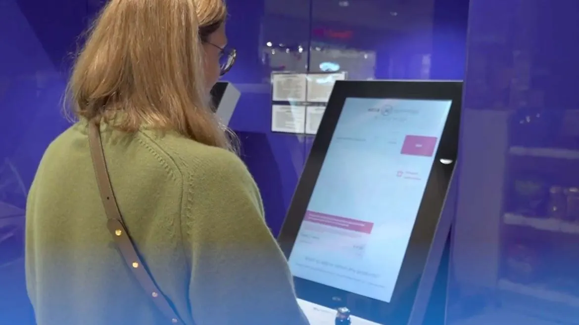 airport brussel self-checkout kiosk self-service