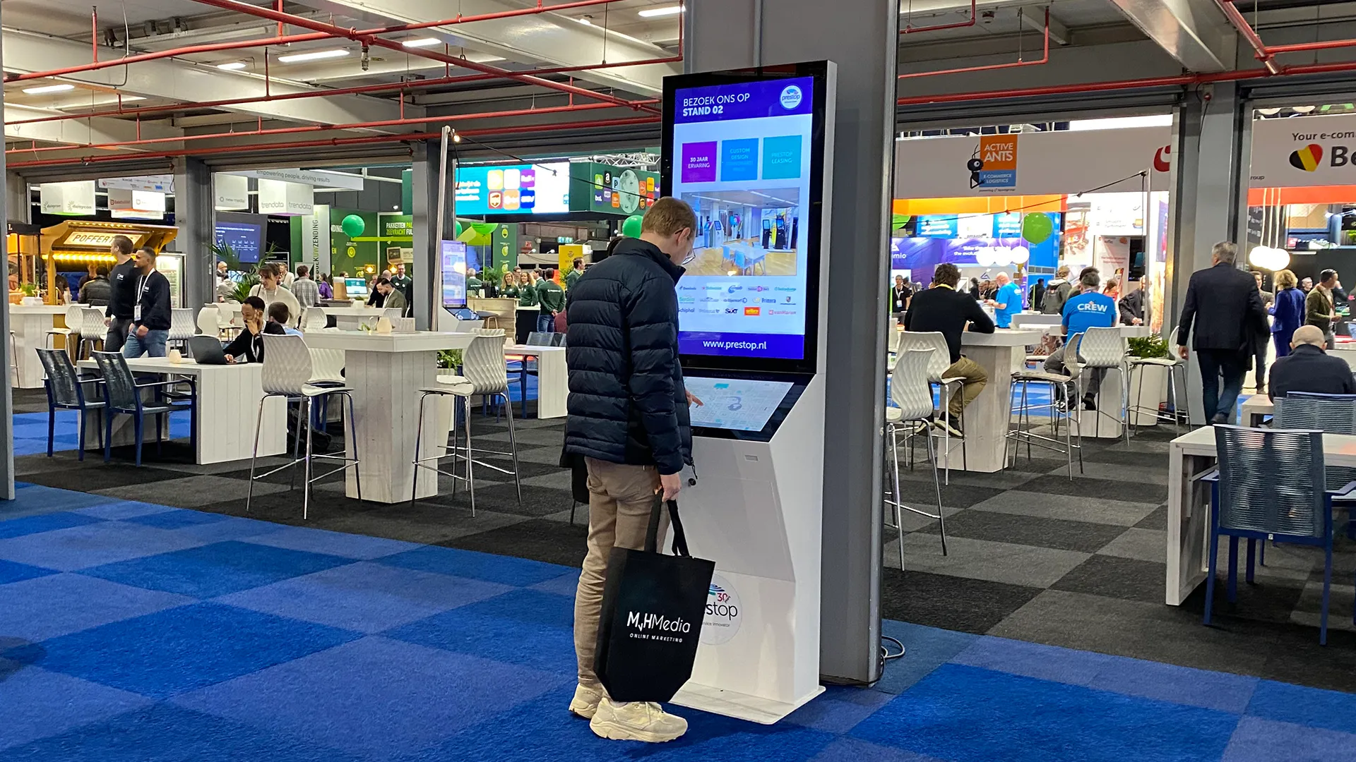 video Prestop wayfinding zuilen op beurs