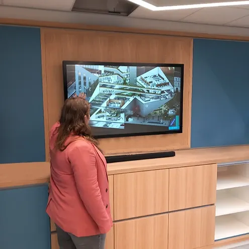 55 inch touchscreen Prestop in Experience Center Nedap met soundbar