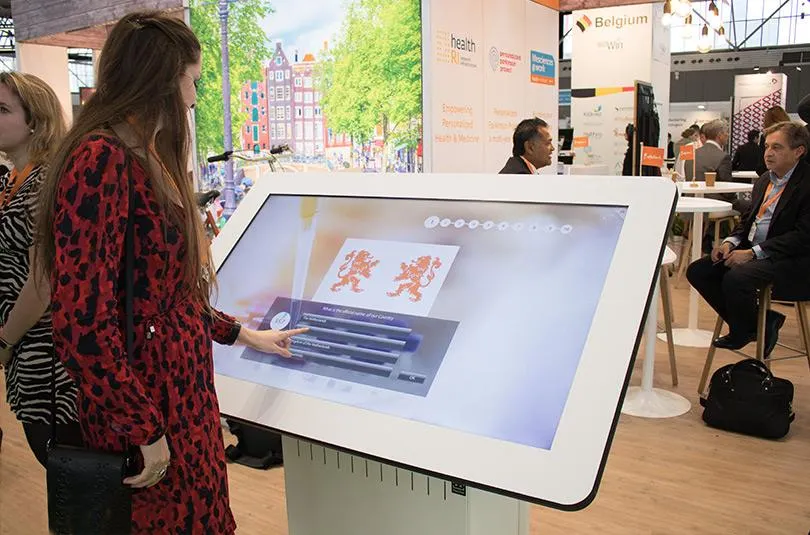 Prestop touchscreen tafel voor Health Holland