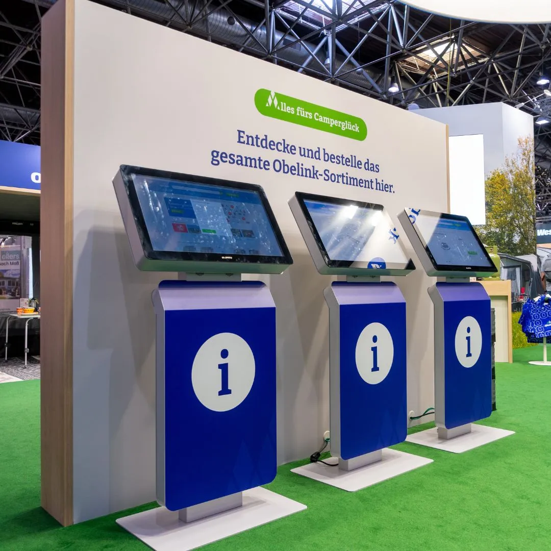 Informatie kiosken op de Caravan Salon beurs in Düsseldorf