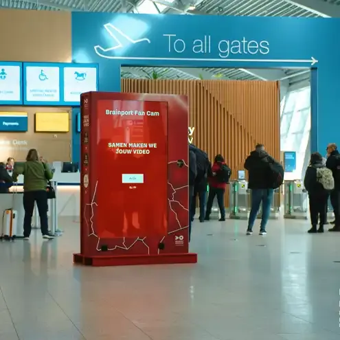 Scoor selfies met je voetbalhelden: Ervaar de magie van Prestop's outdoor kiosk en de Brainport Fan Cam met PSV-spelers!