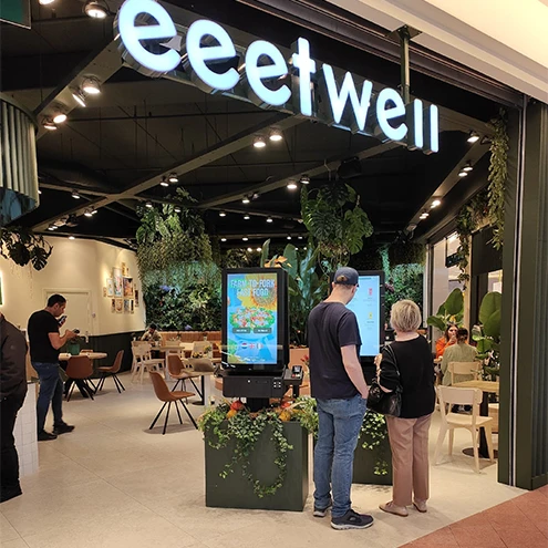 Primeur! Eeetwell heeft als eerste dubbelzijdige Evolution Self-Service Kiosken