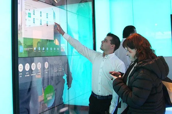 De 26e KPN winkel met interactieve videowalls geopend