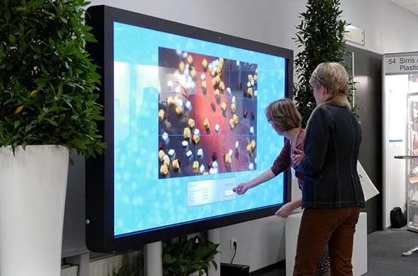 Multi-touch producten goed gebruikt op de Kunststoffenbeurs 2012