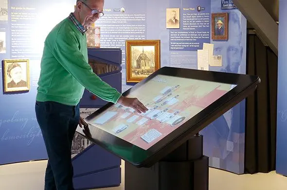 Touchscreen tafel voor Vincentre