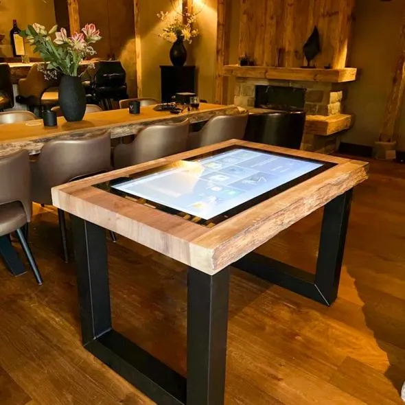 Inbouwtouchscreen zorgt voor chique moderne kids game tafel