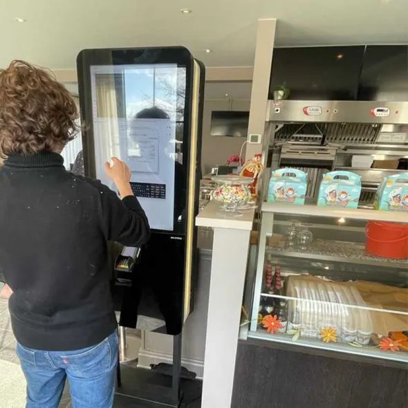 Frituur 't Oostveld in België nu modernste snackbar van Vlaanderen