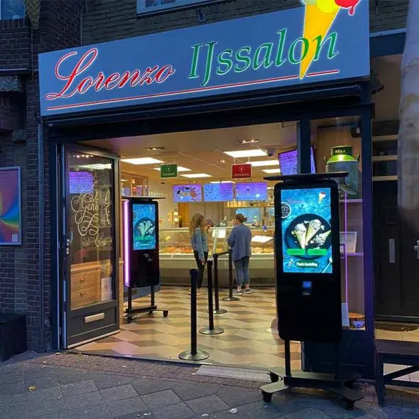 Video: Lorenzo Ijssalon heeft bestelgemak binnen en buiten met Prestop's semi-outdoor bestelzuilen