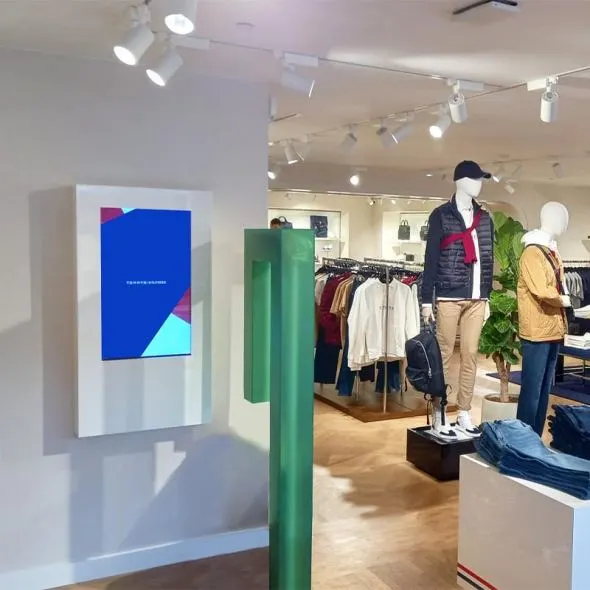 Tommy Hilfiger Brussel van touchscreens voorzien