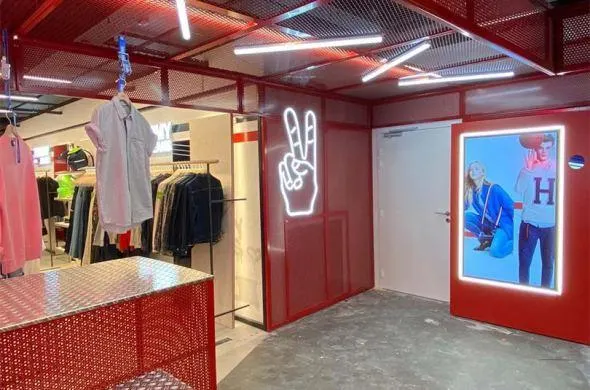 Citadium Caumartin complete makeover inclusief Prestop selfie mirror voor Tommy Jeans