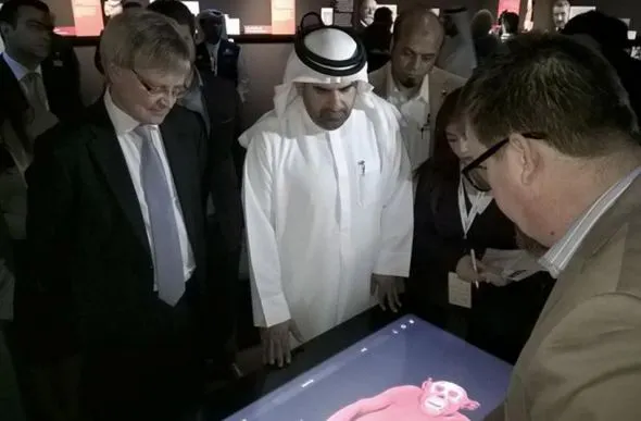 4 touchtafels voor tentoonstelling in Dubai