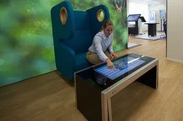 Lobby Touch Table Eminent 32" 
