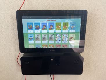 Wall Kiosk Evolution 24" L 2 